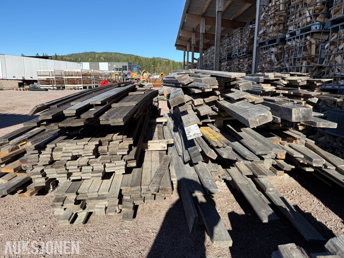 1 Parti med trelast- Forskaling m.m