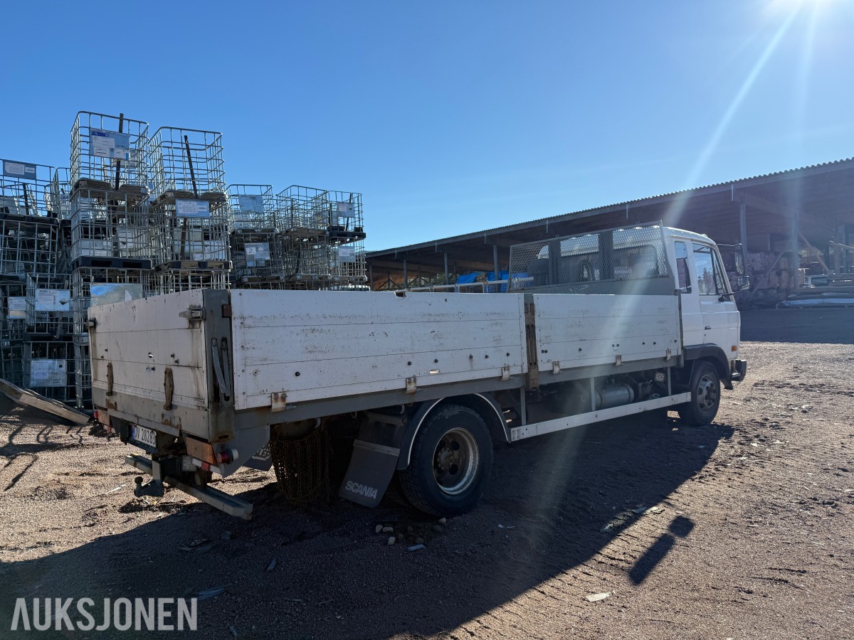 1994 Nissan Planbil m/nedfellbare-karmer