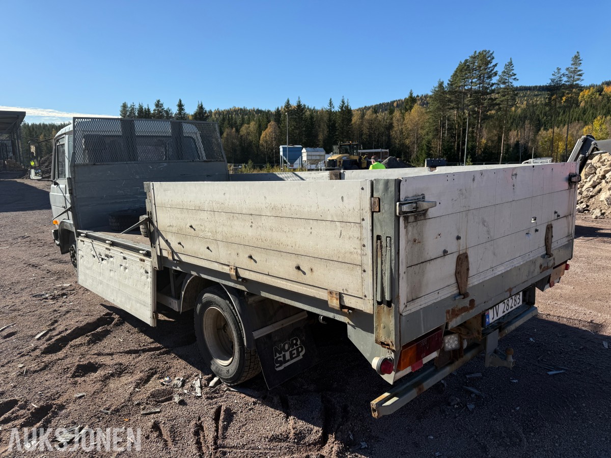 1994 Nissan Planbil m/nedfellbare-karmer
