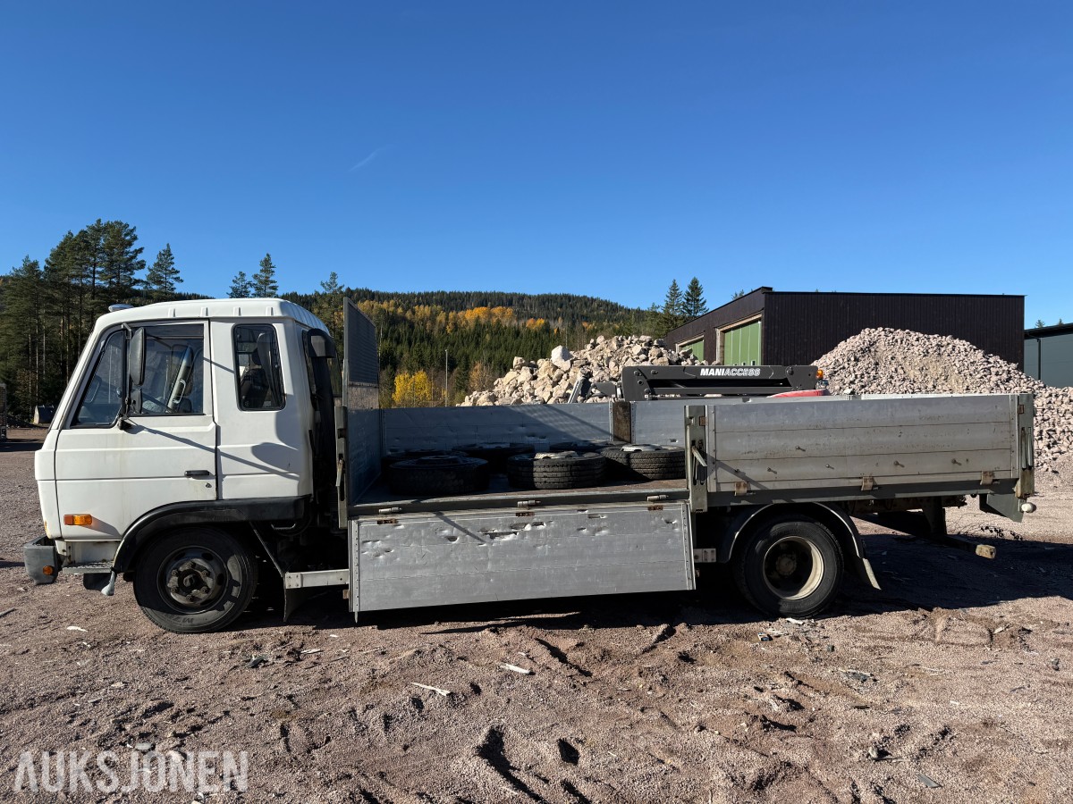 1994 Nissan Planbil m/nedfellbare-karmer