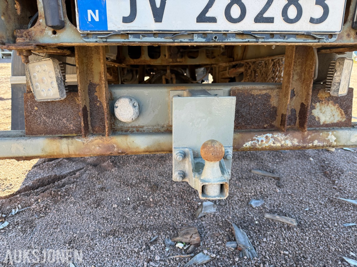 1994 Nissan Planbil m/nedfellbare-karmer