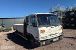 1994 Nissan Planbil m/nedfellbare-karmer