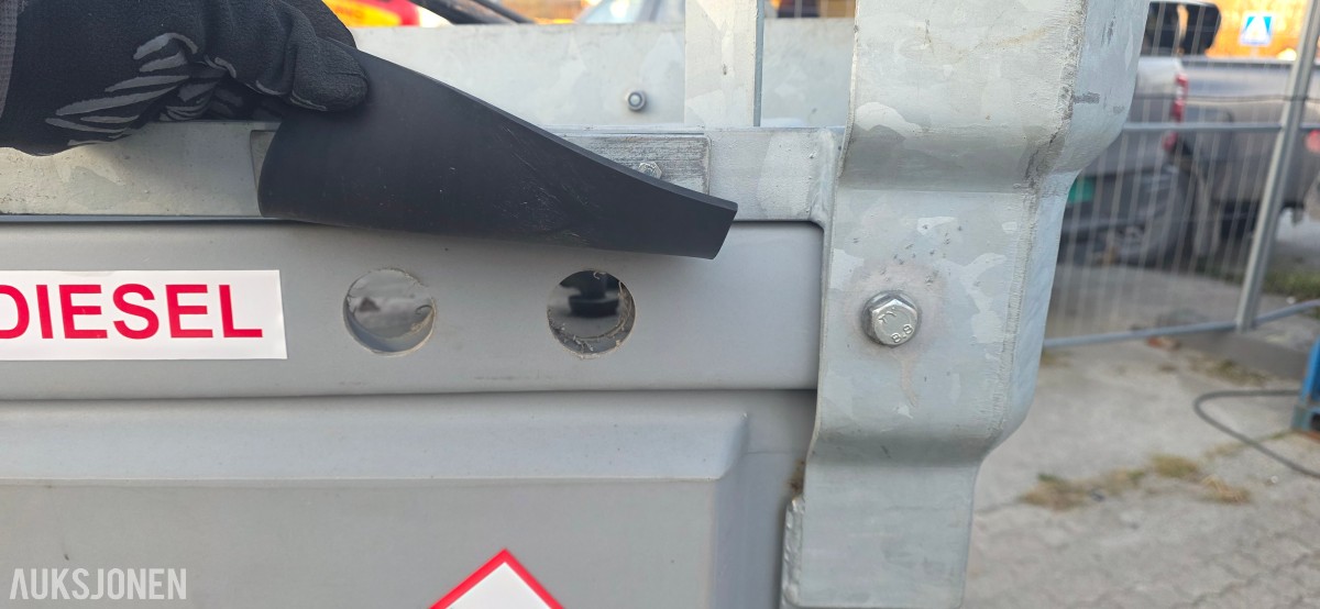 Trailer Engineering dieseltank 950