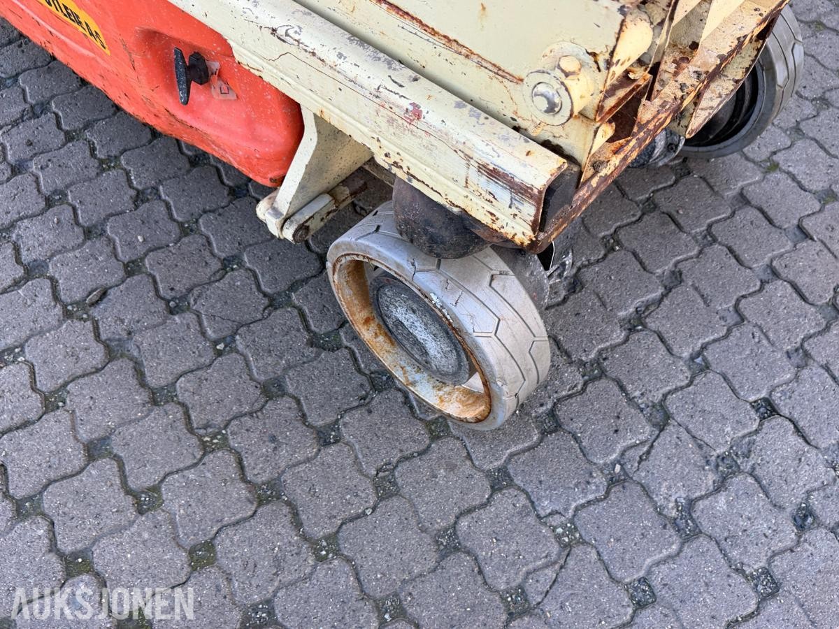 2006 JLG 1930ES sakselift med 8 meter arbeidshøyde