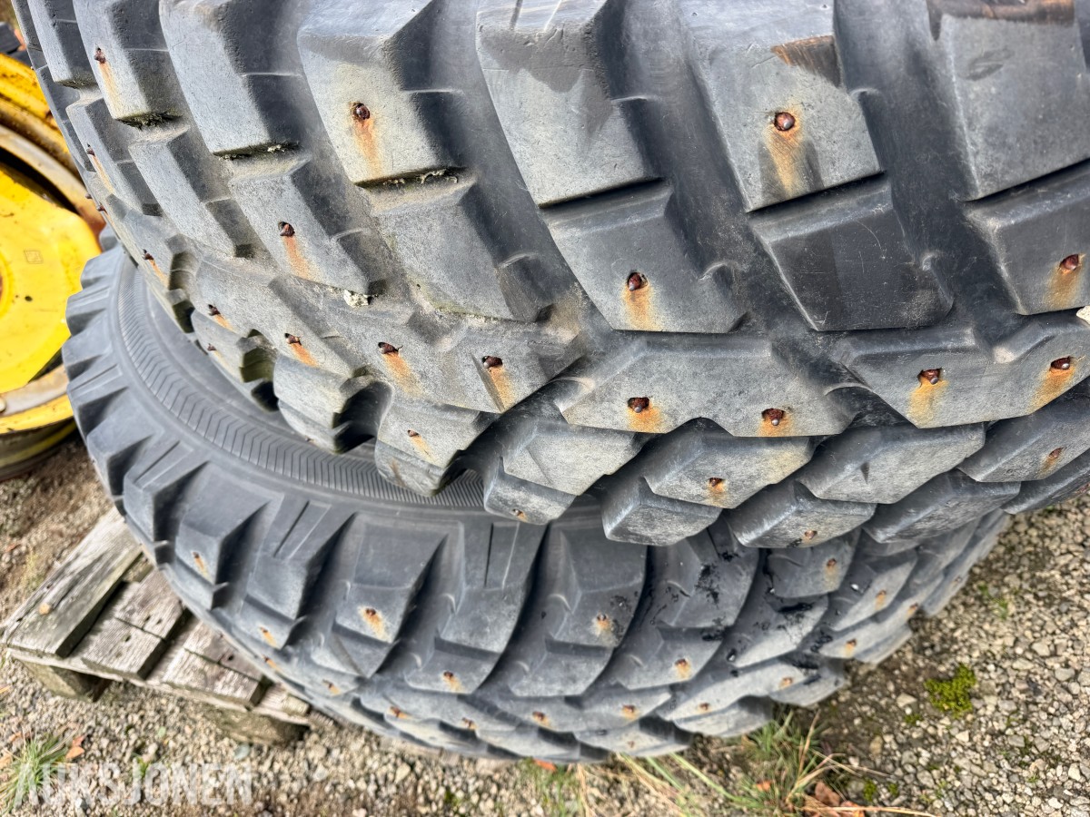 Nokian TRI 2 traktorhjul 400/80R28 foran, 480/80R38 bak, pigger
