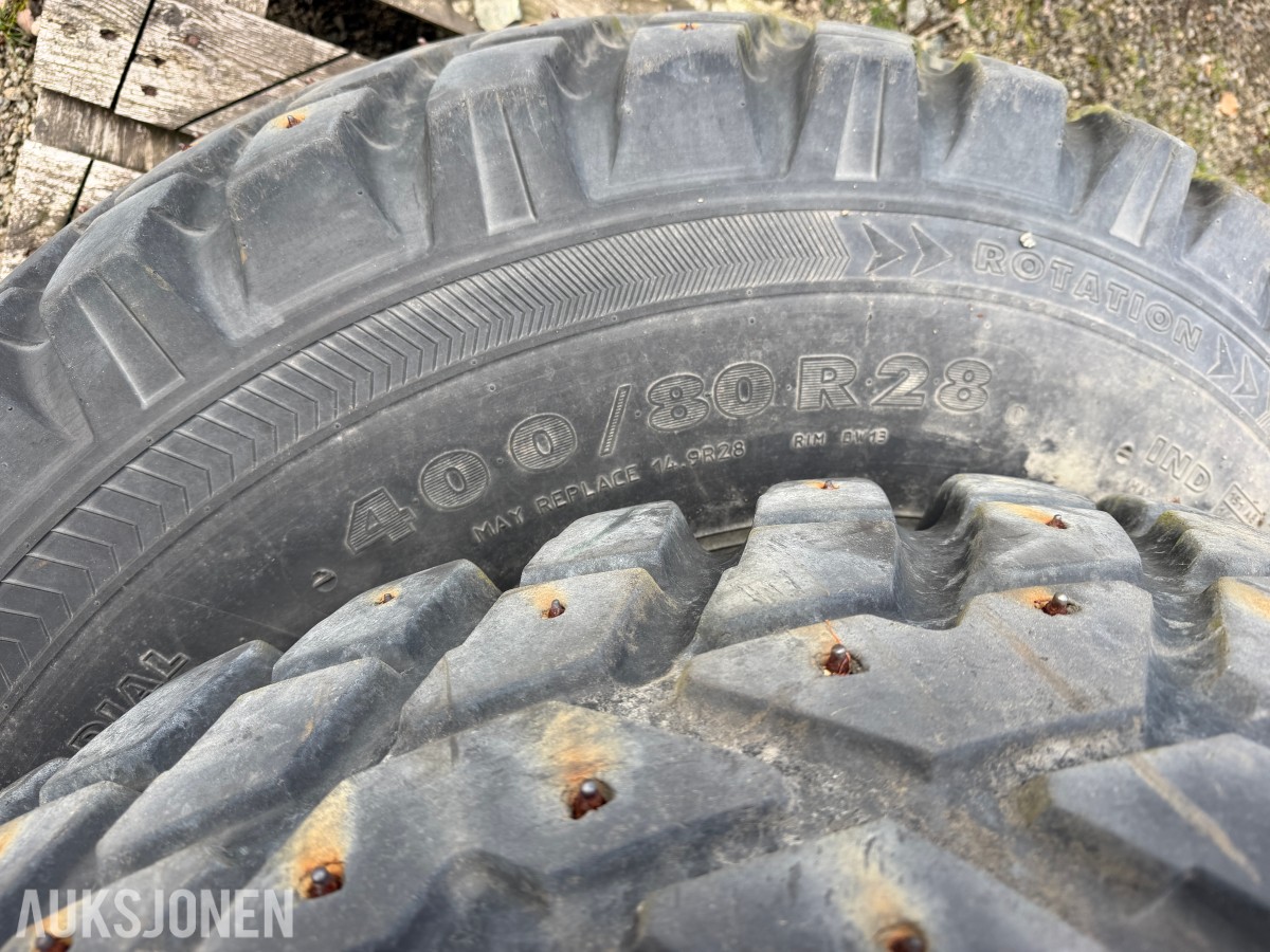 Nokian TRI 2 traktorhjul 400/80R28 foran, 480/80R38 bak, pigger