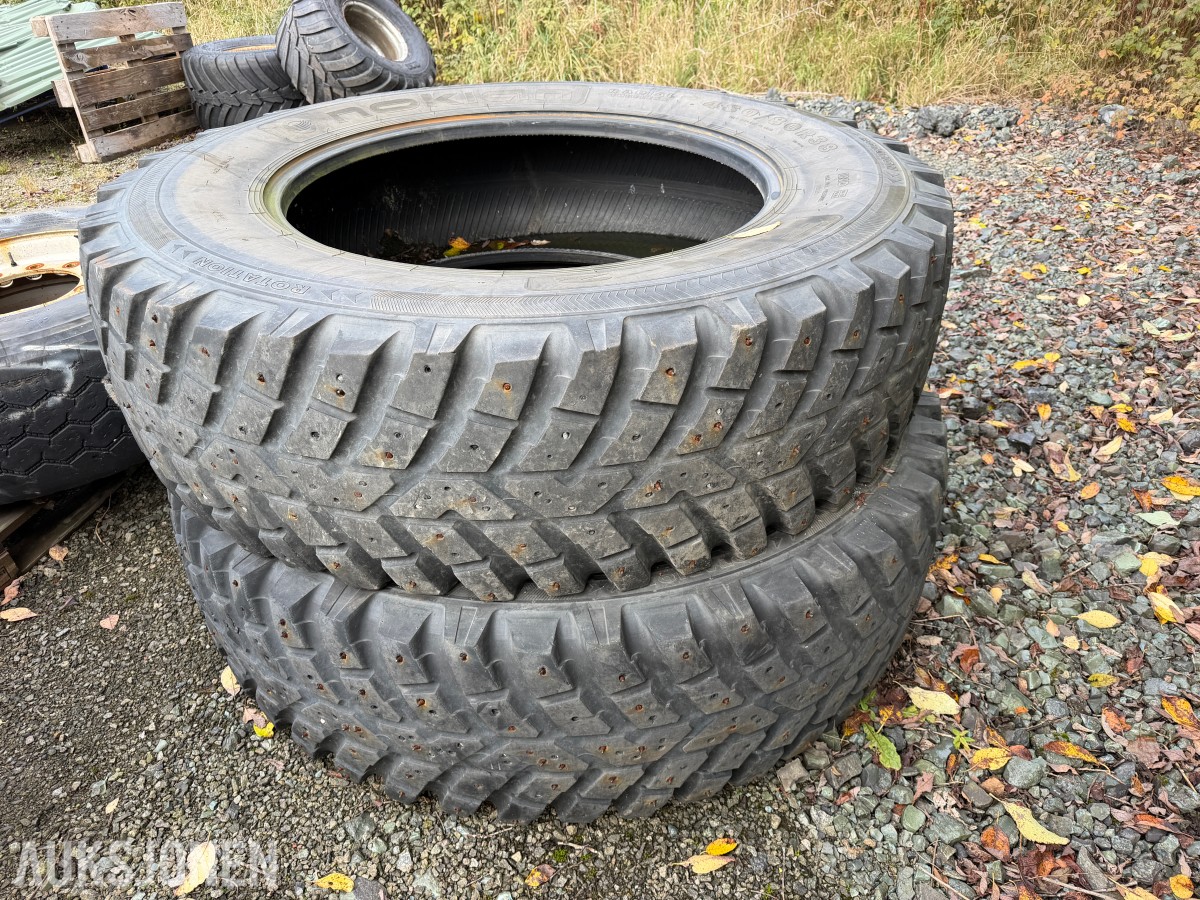 Nokian TRI 2 traktorhjul 400/80R28 foran, 480/80R38 bak, pigger