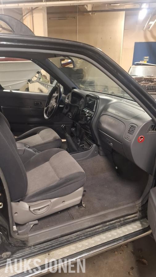 2002 Nissan King Cab 2.5-133 D 4X4