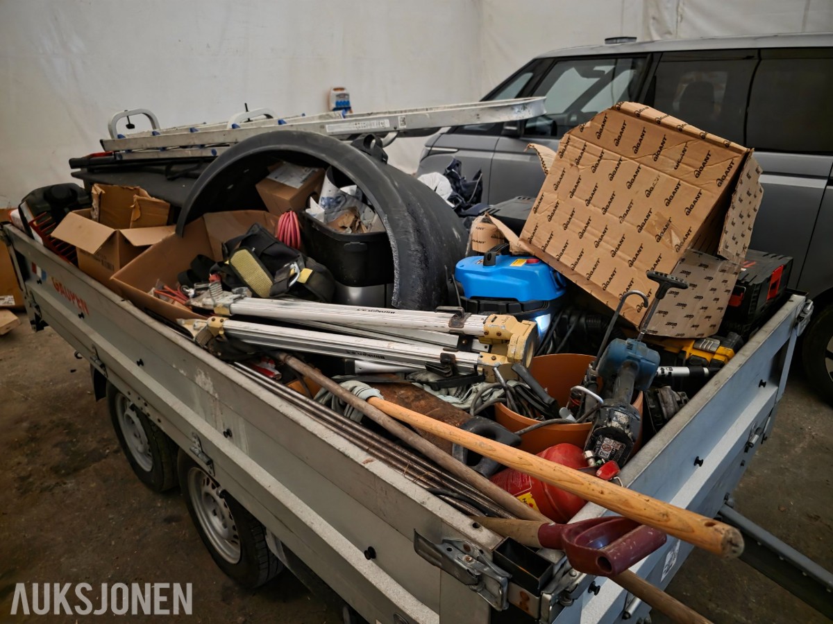 Diverse innhold telt selges samlet Vintermatter, Mapei Zinkbolt, Rettholt+++
