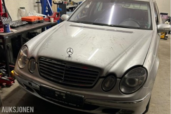 2001 Mercedes-Benz E220 CDI 2.1 150hk rep objekt skinninteriør - ingen minstepris