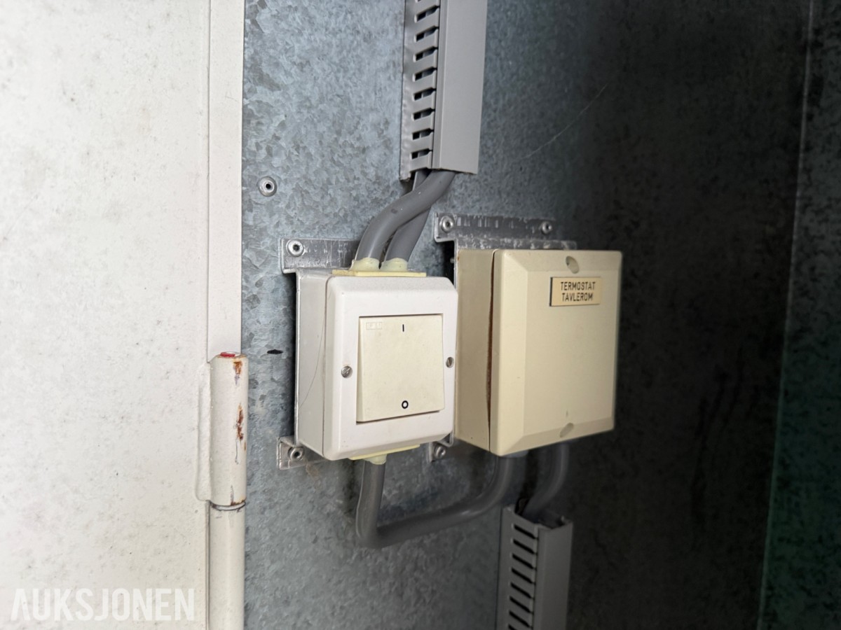 Containeraggregat 110 kVA / 88 kW diesel 400 V, 185 timer, rep,objekt