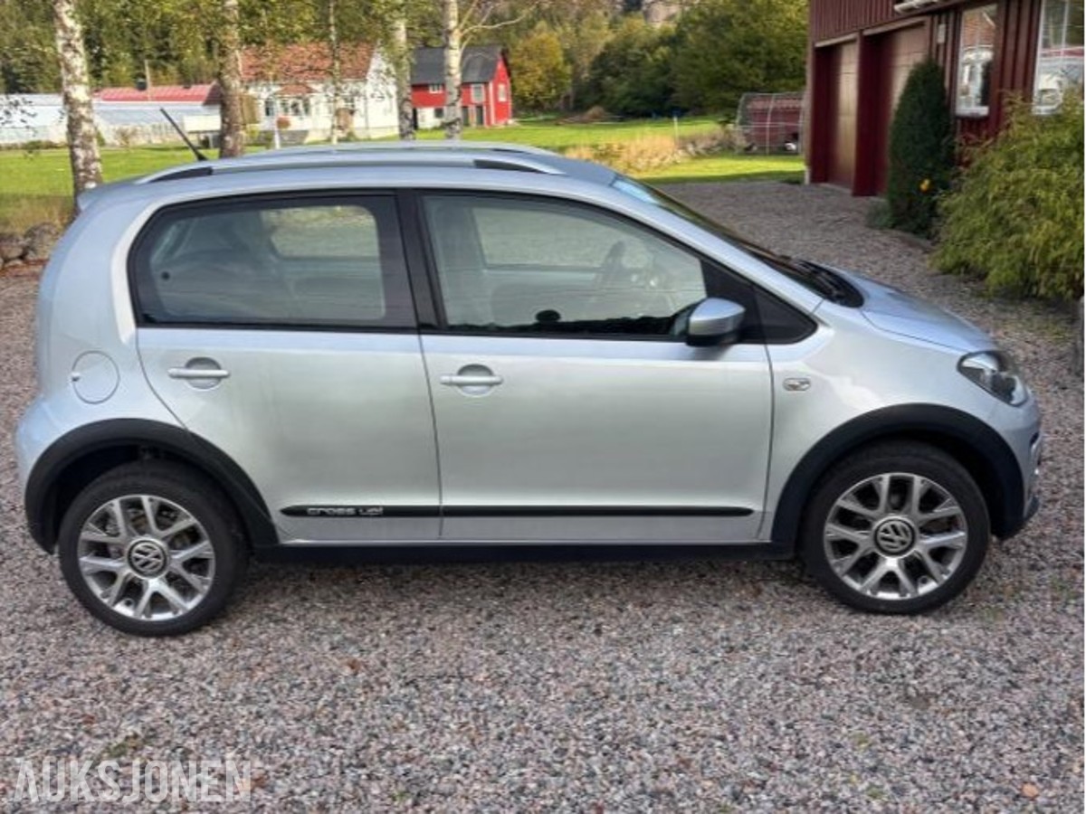 2014 Volkswagen Cross UP! 1.0 Bensin 75hk Cruisekontroll, Navigasjon