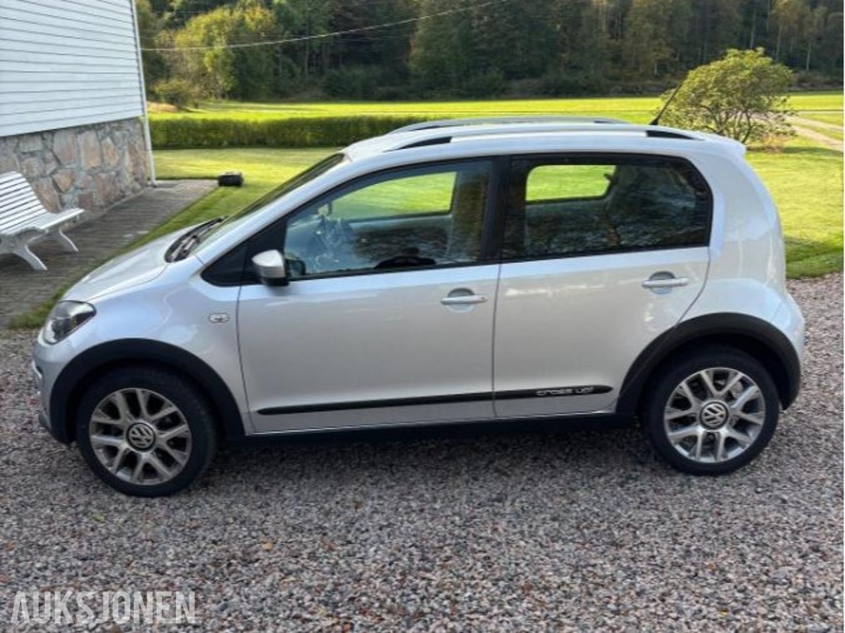 2014 Volkswagen Cross UP! 1.0 Bensin 75hk Cruisekontroll, Navigasjon