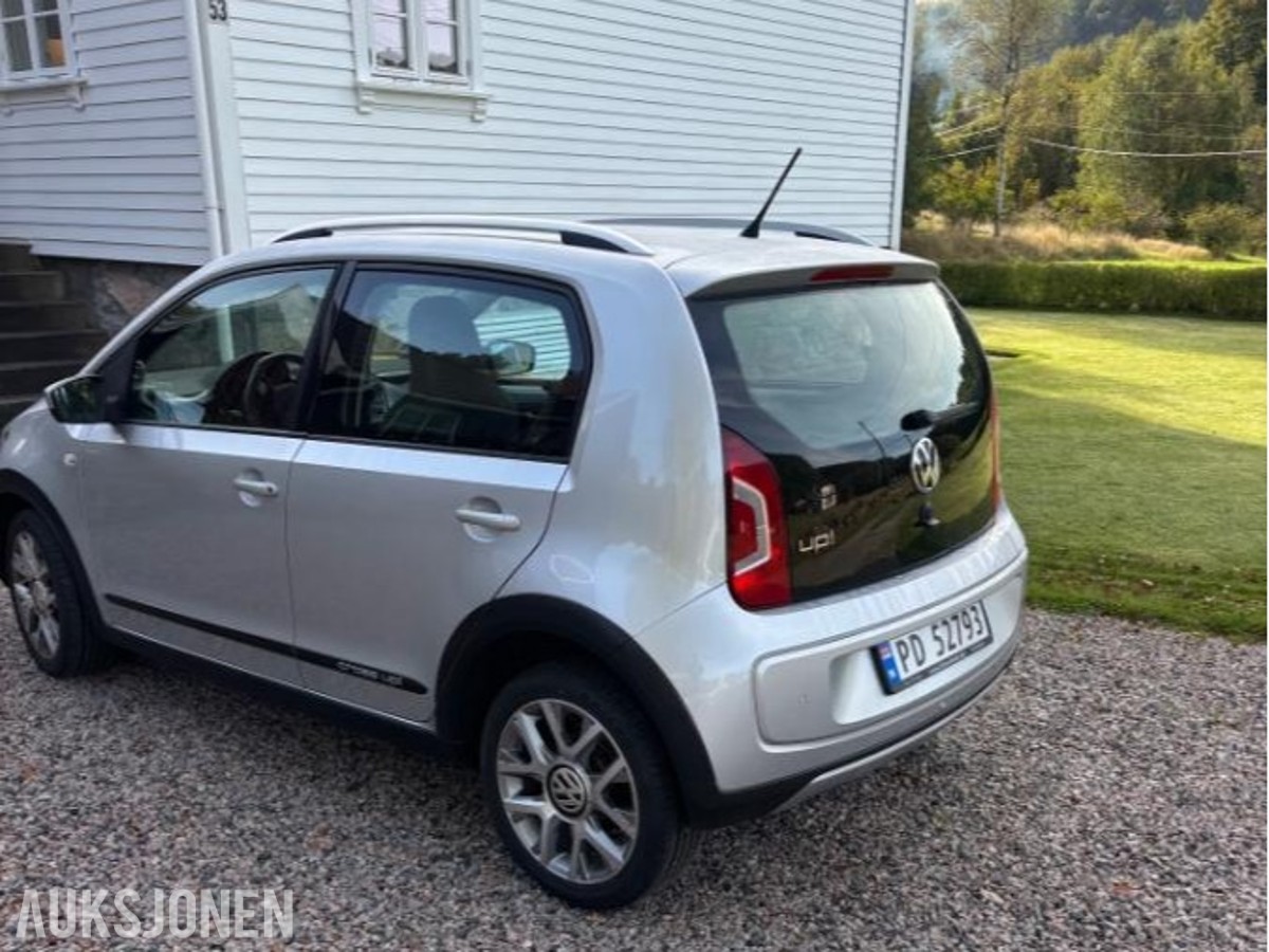 2014 Volkswagen Cross UP! 1.0 Bensin 75hk Cruisekontroll, Navigasjon