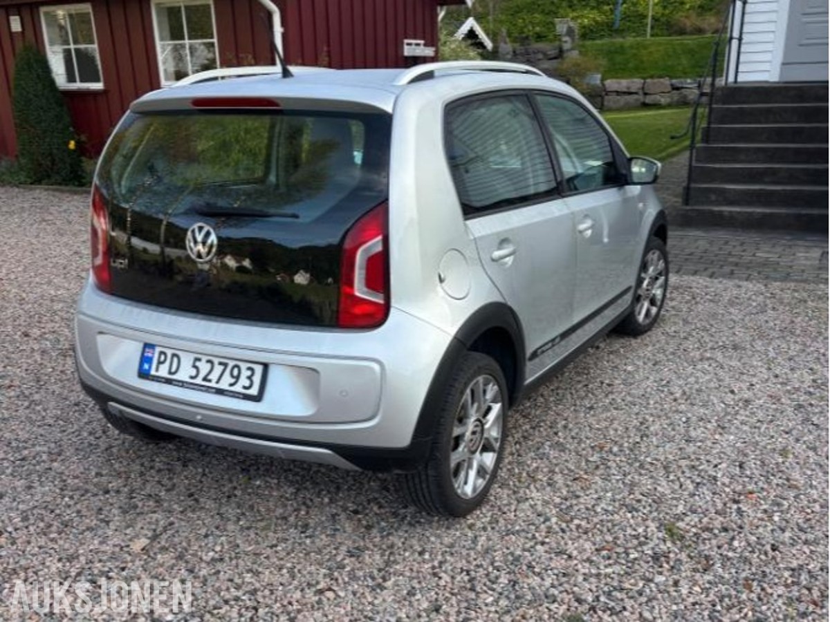 2014 Volkswagen Cross UP! 1.0 Bensin 75hk Cruisekontroll, Navigasjon