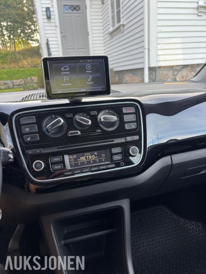 2014 Volkswagen Cross UP! 1.0 Bensin 75hk Cruisekontroll, Navigasjon
