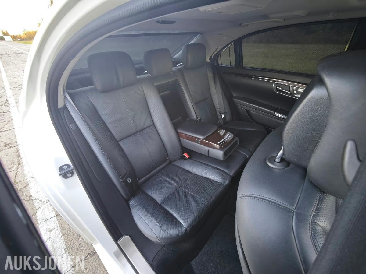 2007 MERCEDES-BENZ S550 V8 LONG MASSASJESETER KAMERA HARMAN KARDON