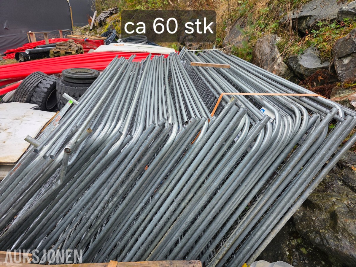 90 stk Anleggsgjerder med 2 stativ og føtter