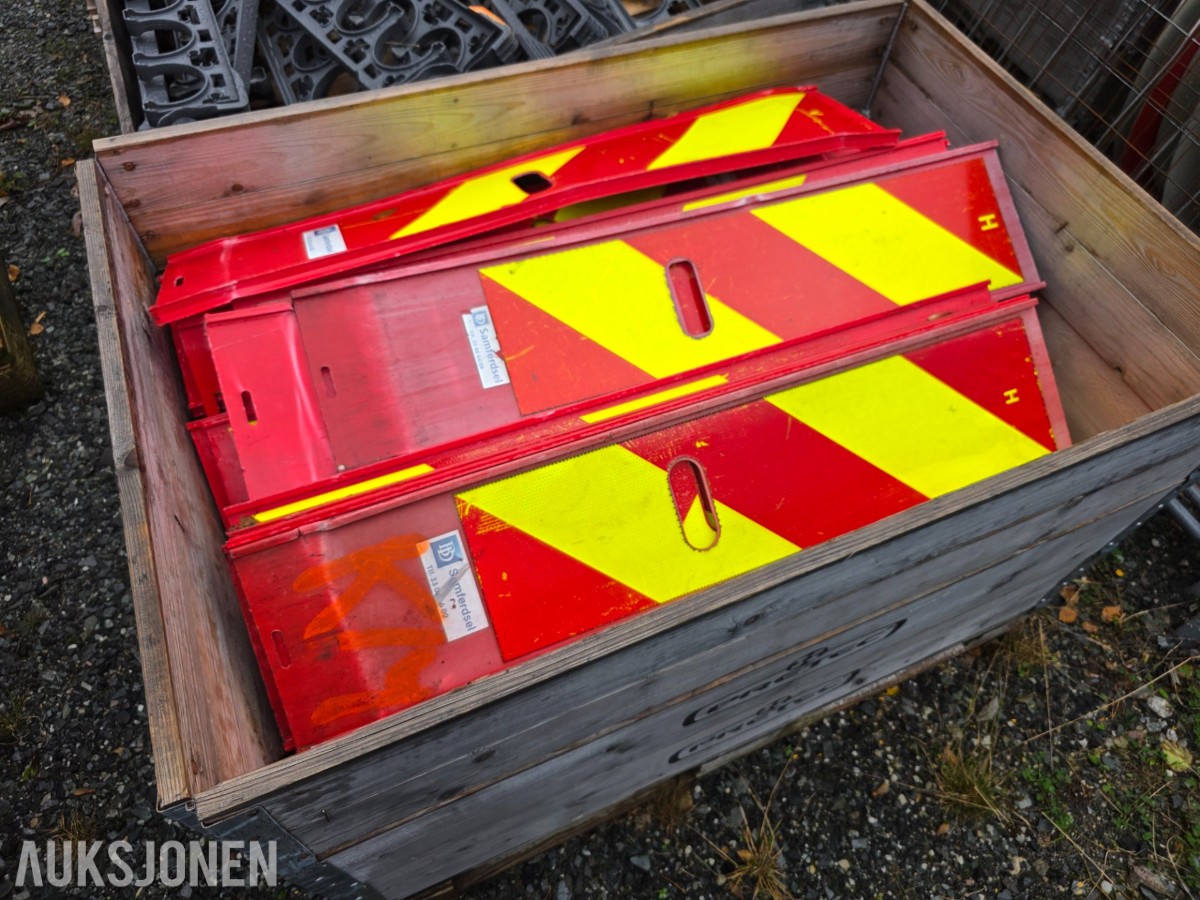 906 Zebra med føtter og Hvite plastgjerder selges samlet