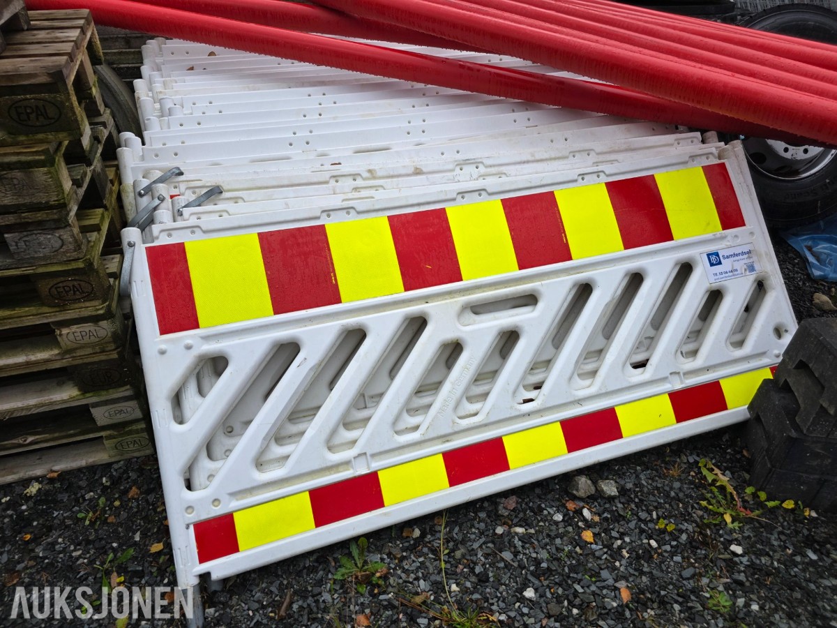 906 Zebra med føtter og Hvite plastgjerder selges samlet