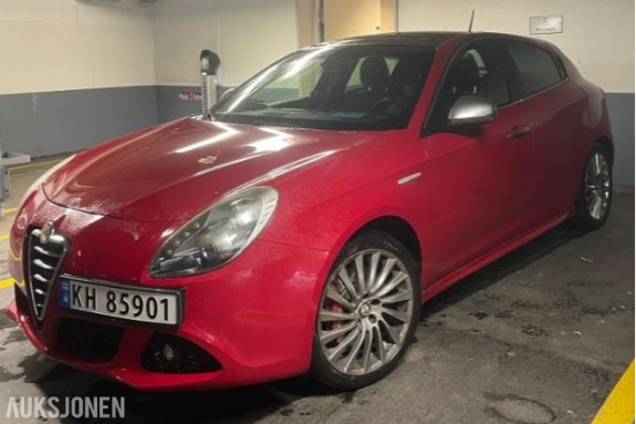 2012 Alfa Romeo Giulietta 1.4 170hk Competitione TCT Automat, Soltak/glasstak, Hengerfeste, EU OK 12.2027