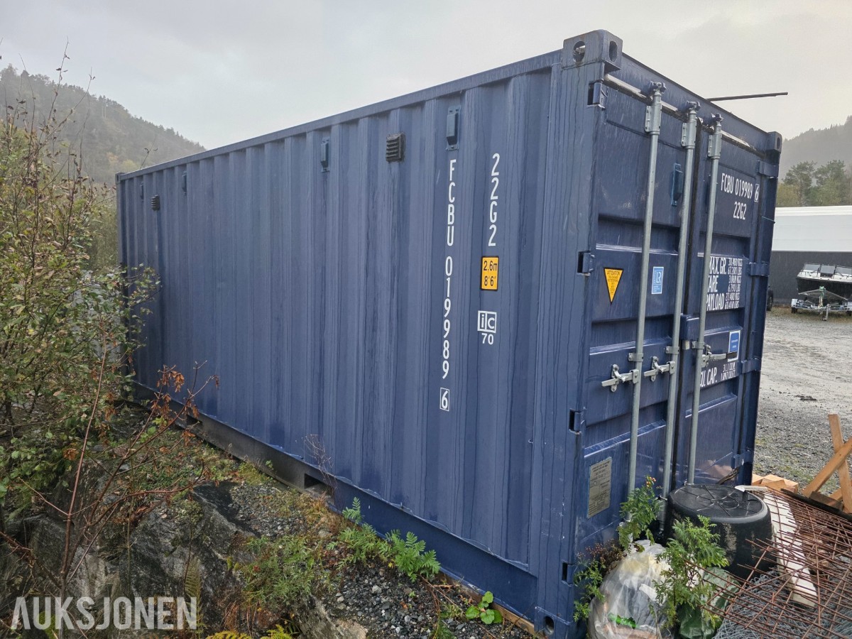 20 fots container med sideåpning og innhold selges