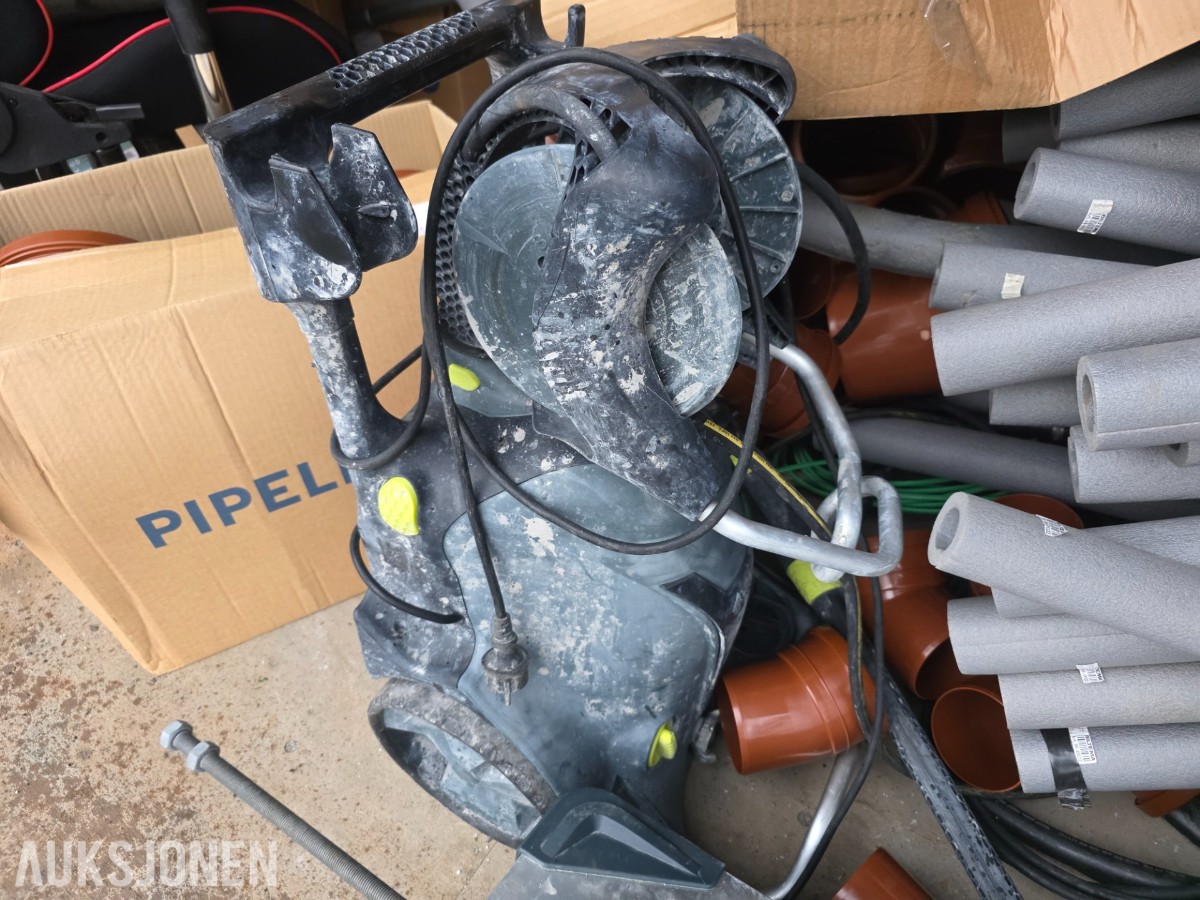 20 fots container med sideåpning og innhold selges
