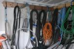 20 fots container med sideåpning og innhold selges