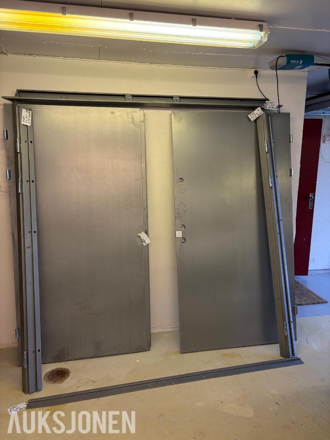 Hellbergs dobbel ståldør HI-YDD – 22x21M – EI60 – med karm