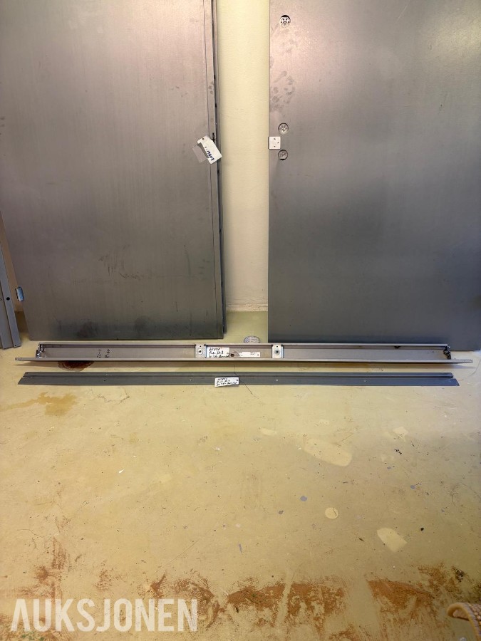 Hellbergs dobbel ståldør HI-YDD – 22x21M – EI60 – med karm
