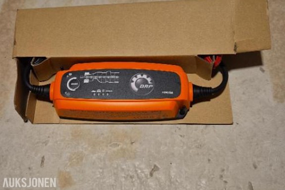 TOLLAUKSJON: Batterilader Ctek lader BRP 12V5A