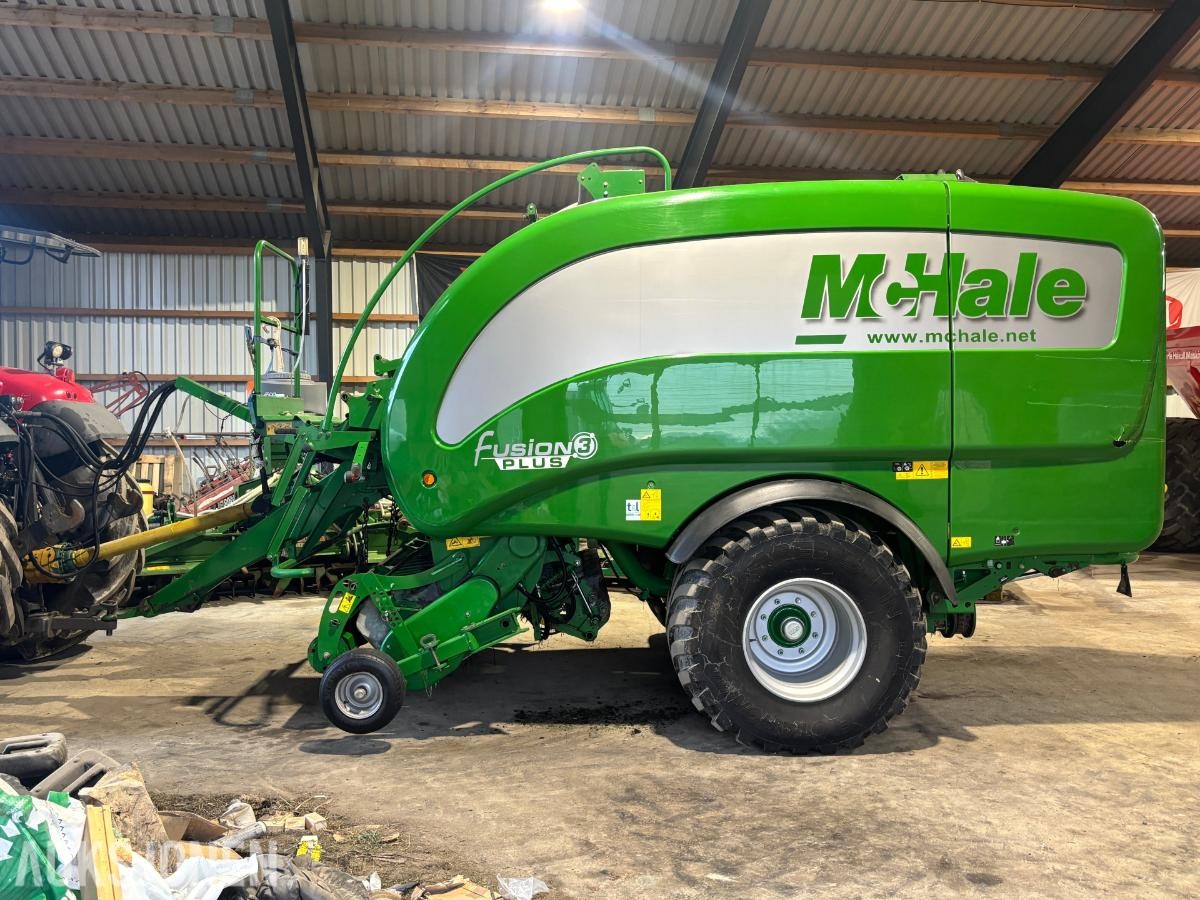 2015 McHale Fusion 3+ rundballepresse med integrert plastpakker