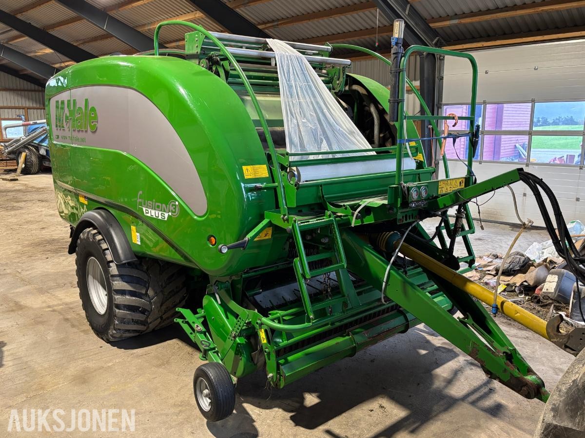 2015 McHale Fusion 3+ rundballepresse med integrert plastpakker