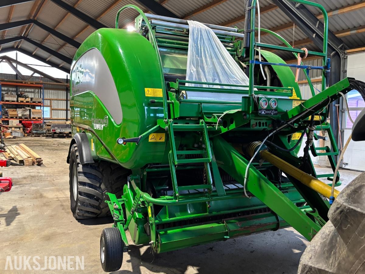 2015 McHale Fusion 3+ rundballepresse med integrert plastpakker