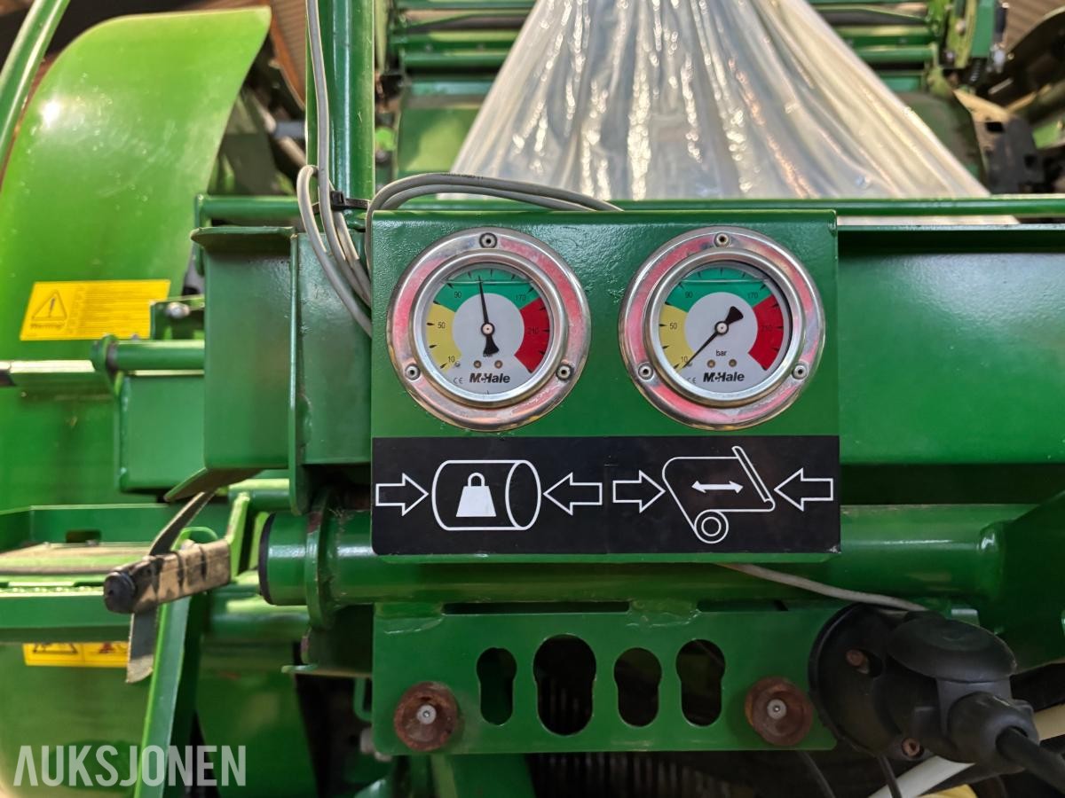 2015 McHale Fusion 3+ rundballepresse med integrert plastpakker