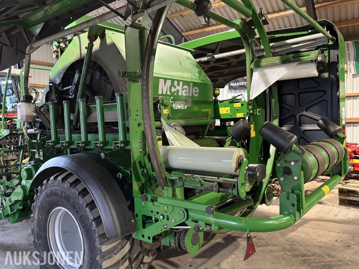 2015 McHale Fusion 3+ rundballepresse med integrert plastpakker