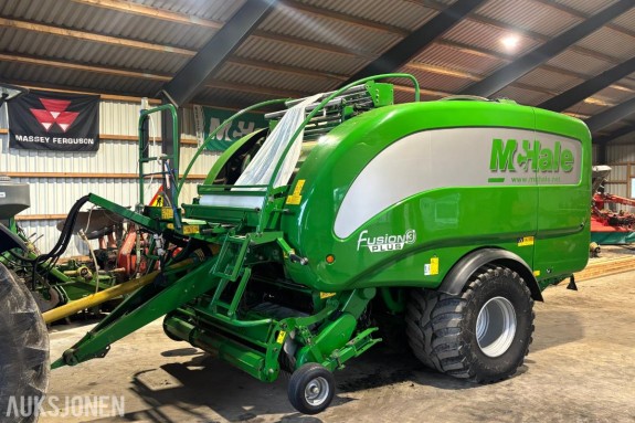 2015 McHale Fusion 3+ rundballepresse med integrert plastpakker