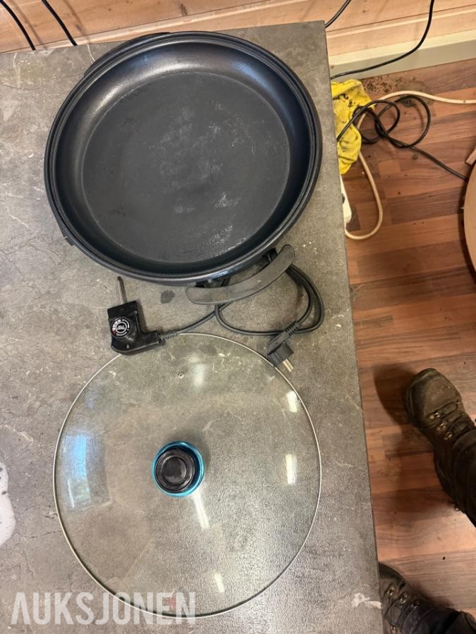 Elektrisk pizzapanne 1500 W – ubrukt HT-E42 *Ingen minstepris*
