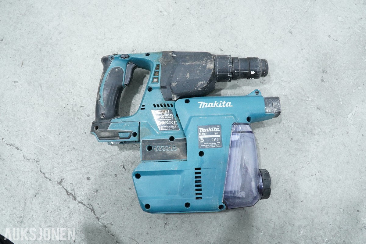 Parti Makita elektroverktøy med batterier og lader 
