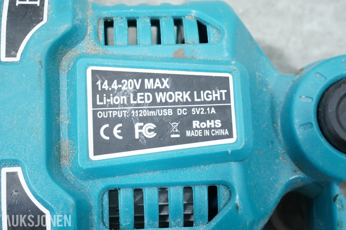 Parti Makita elektroverktøy med batterier og lader 