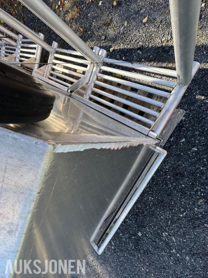 Søppelkasser aluminium på hjul / 5 stk / ubrukt