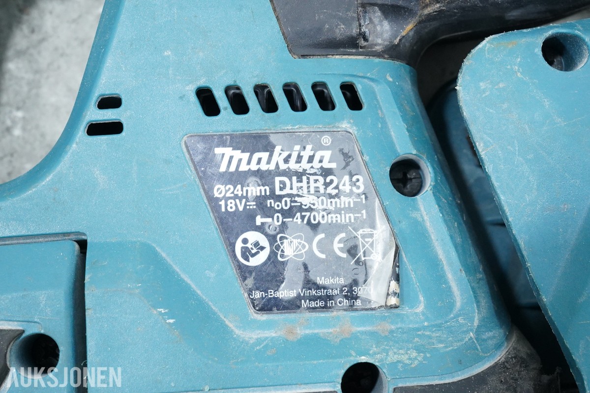 Parti Makita 18V elektroverktøy, støvsuger, radio og håndverktøy