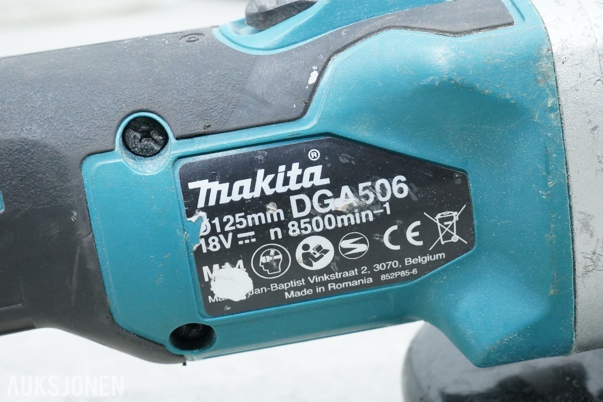 Parti Makita 18V elektroverktøy, støvsuger, radio og håndverktøy