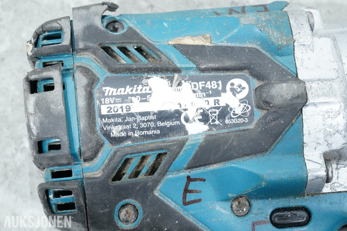 Parti Makita 18V elektroverktøy, støvsuger, radio og håndverktøy