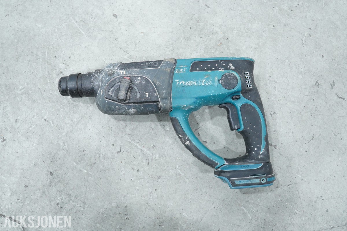 Parti Makita 18V elektroverktøy, støvsuger, radio og håndverktøy
