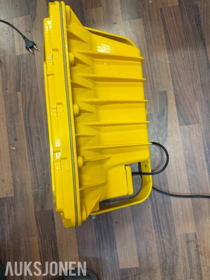 2019 DTS XIS F-150P – ATEX-godkjent eksplosjonssikker industrilyskaster XIS F-150P