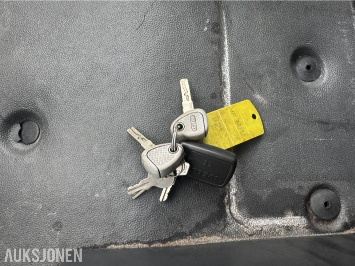2015 Iveco 80E22/ P servicebil med verkstedinnredning og bakløfter