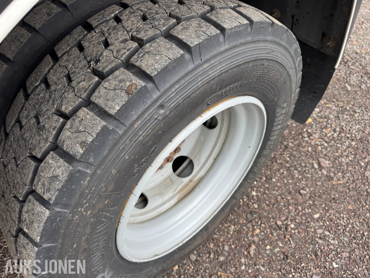 2015 Iveco 80E22/ P servicebil med verkstedinnredning og bakløfter