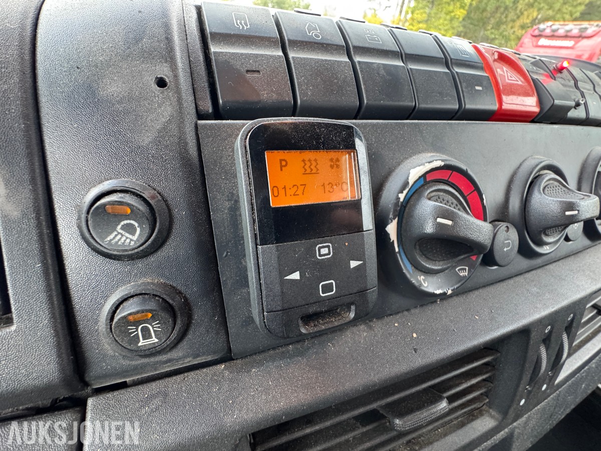 2015 Iveco 80E22/ P servicebil med verkstedinnredning og bakløfter