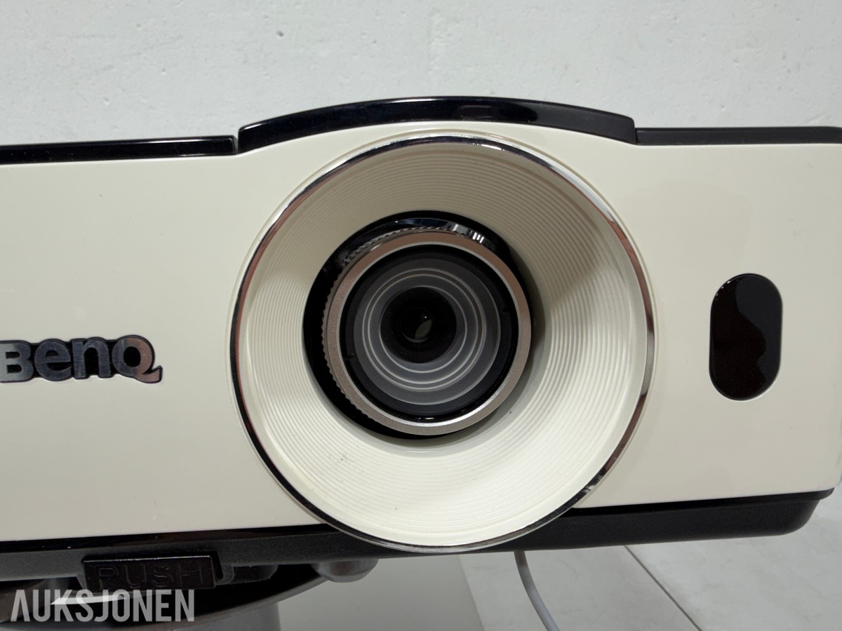 2 stk BenQ projektorer, MH680 og TH680
